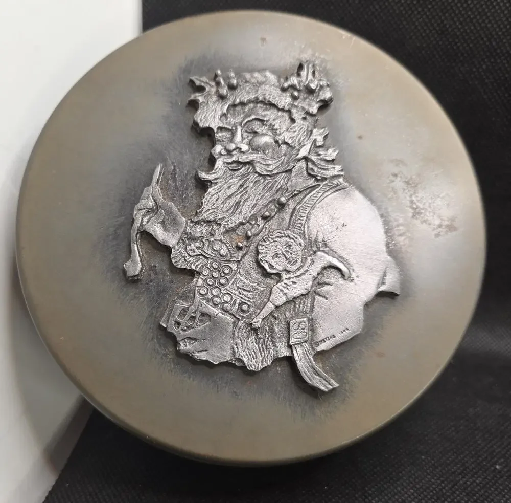 Vintage METZKE Round Silver Metal Tin With Pewter Santa Lid 5